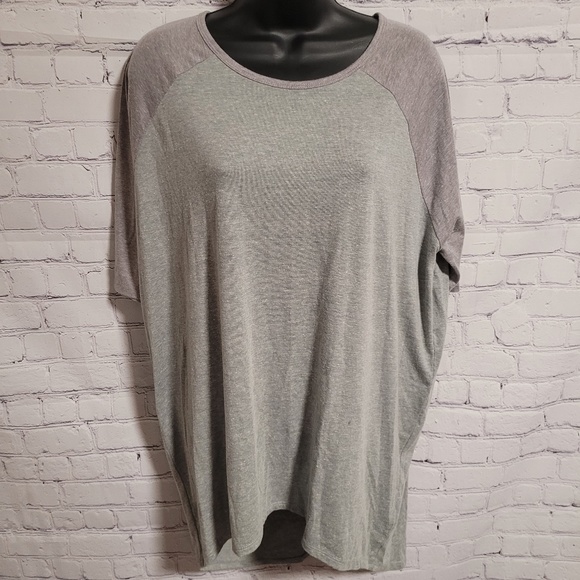 LulaRoe Irma Tunic Top Size Small - Picture 1 of 3